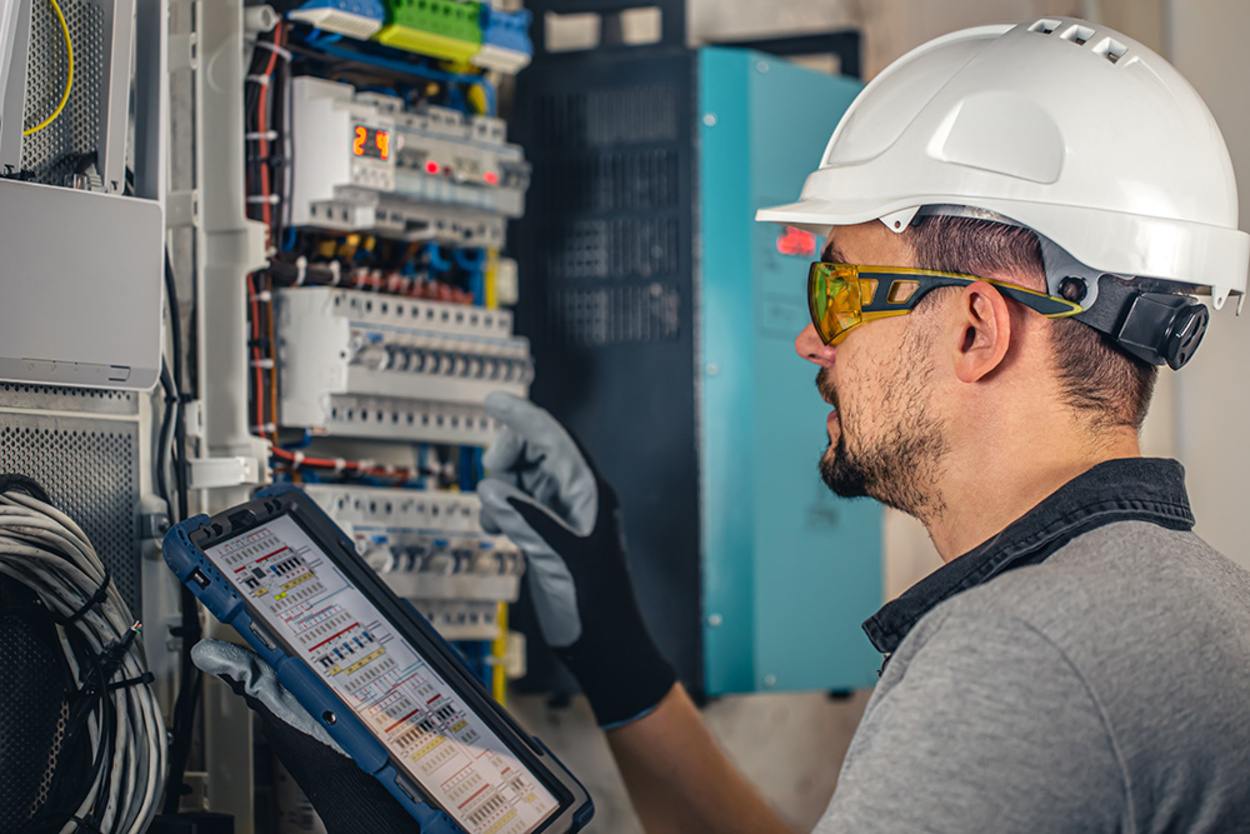 Industrie und Gewerbe bei EMG Elektro-Montagen Geiseltal GmbH in Braunsbedra