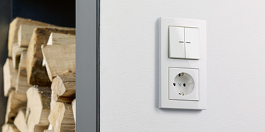 JUNG KNX Taster F 10 bei EMG Elektro-Montagen Geiseltal GmbH in Braunsbedra