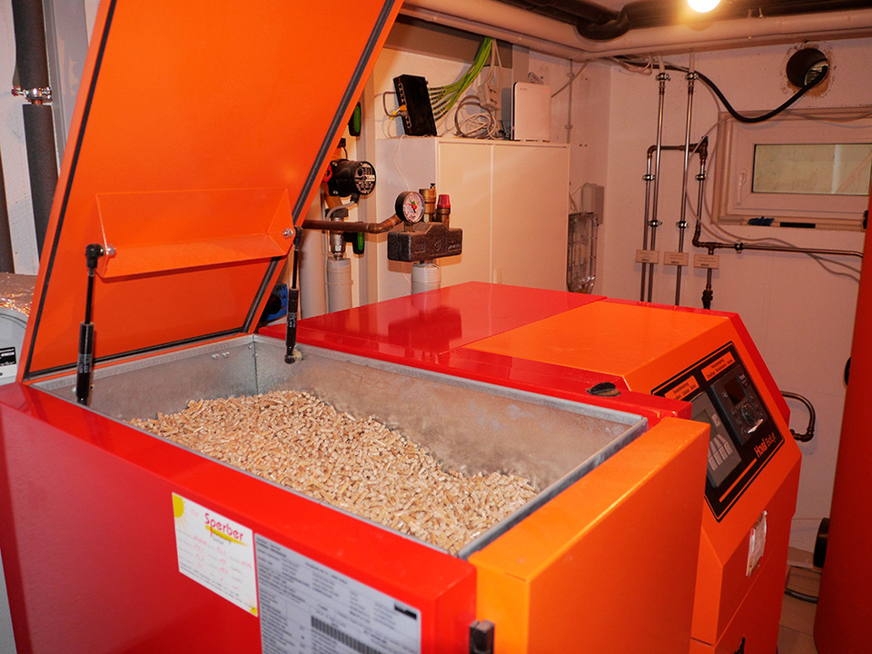 Palletheizung2 bei EMG Elektro-Montagen Geiseltal GmbH in Braunsbedra